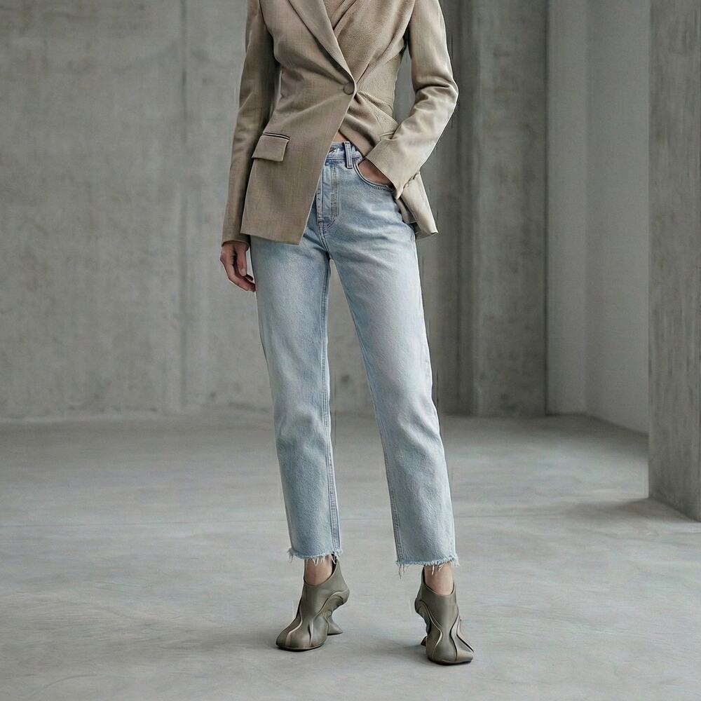 Proenza Schouler Women's Light wash denim Jeans raw hem size 30